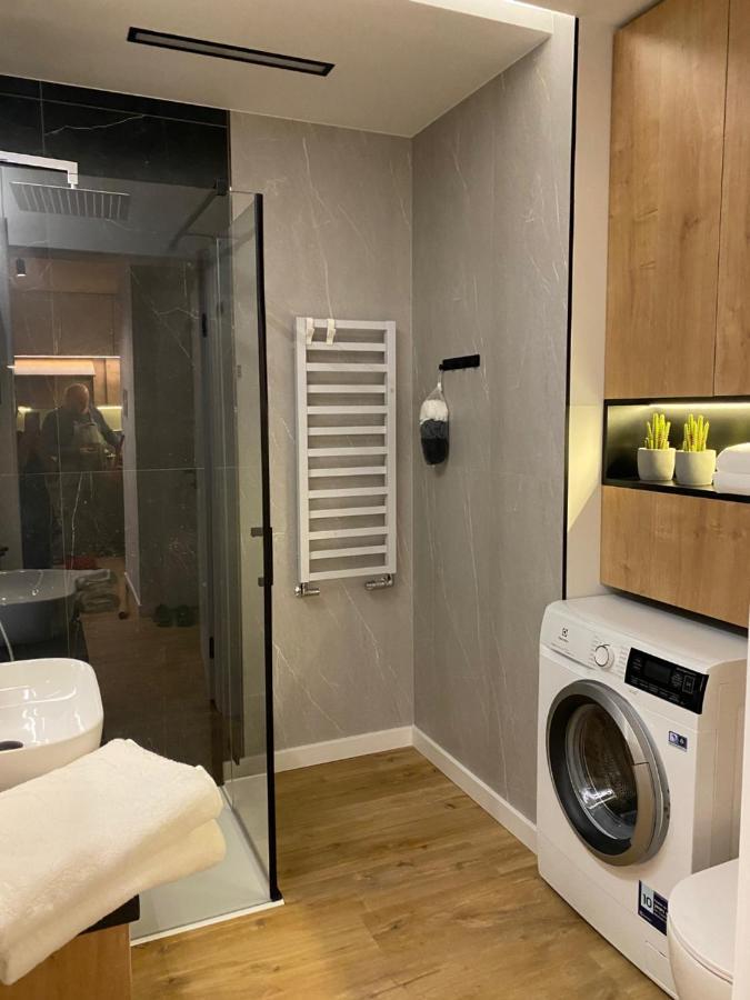 Family & Business Elegant Kadzielnia: Modern 1-bedroom With Terrace And Garage *