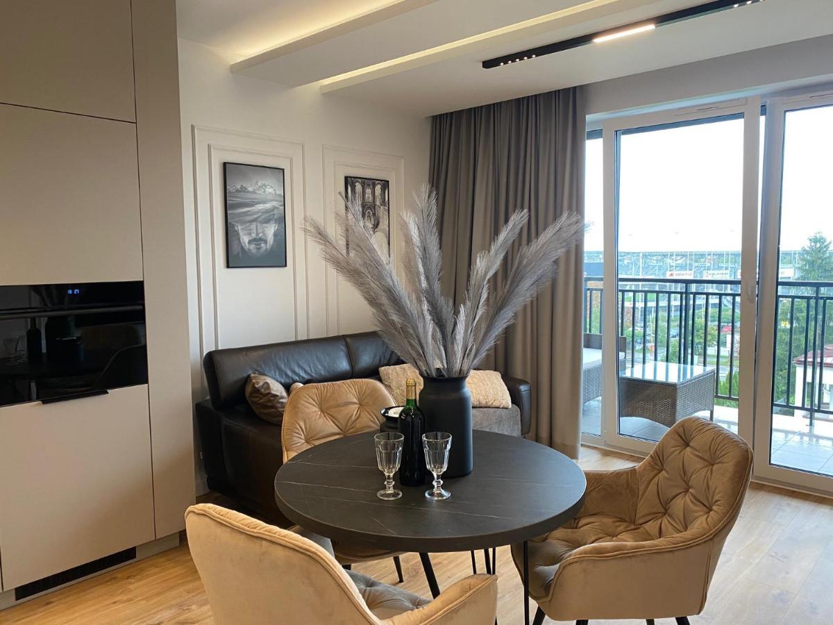 Family & Business Elegant Kadzielnia: Modern 1-bedroom With Terrace And Garage Apartment *